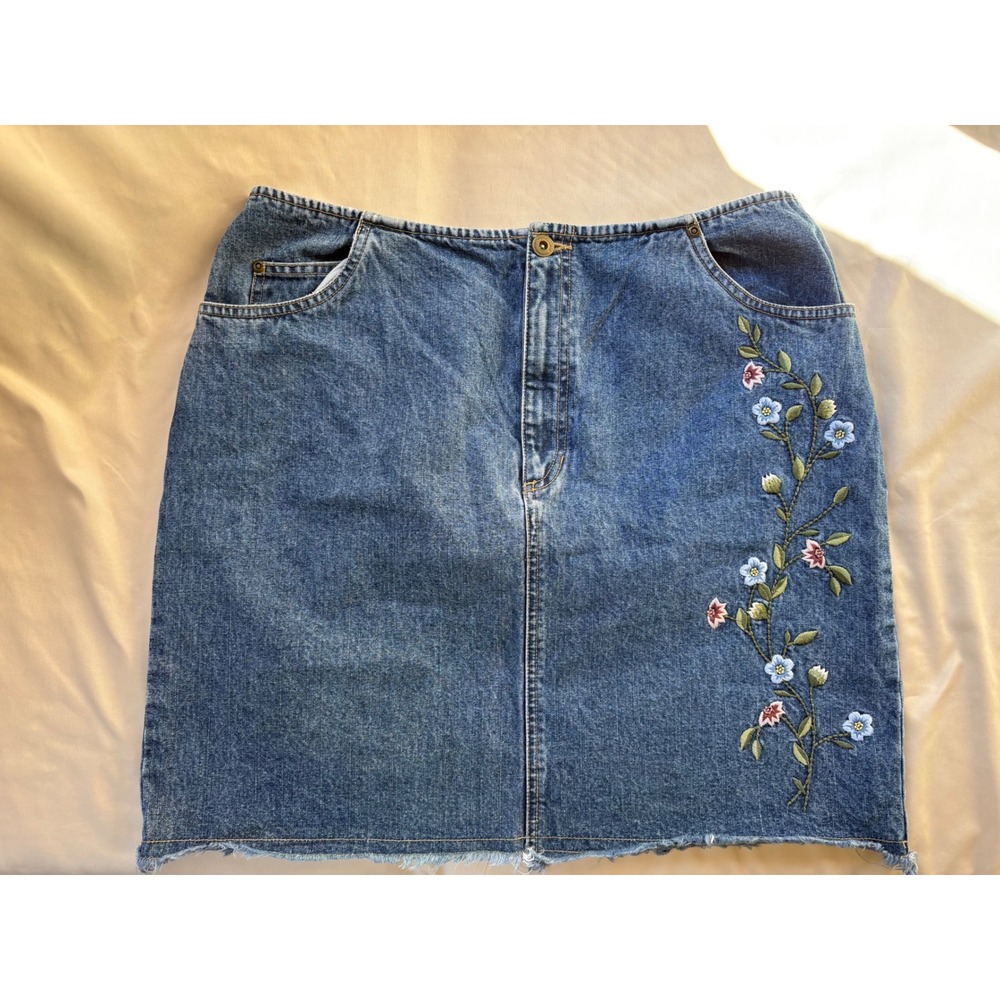 Vintage 90's Liz Claiborne Lizwear Y2K Floral Embroidered Denim Skirt Size 14